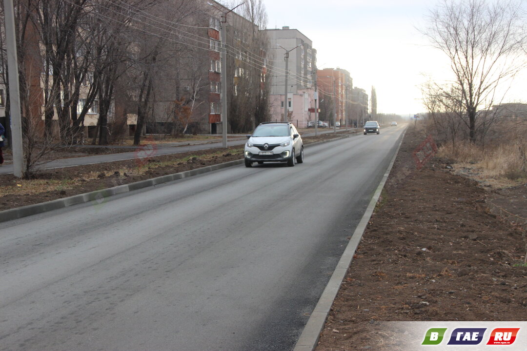 Водители наслаждаются ездой по новому асфальту. Пока не уложили искусственные неровности
