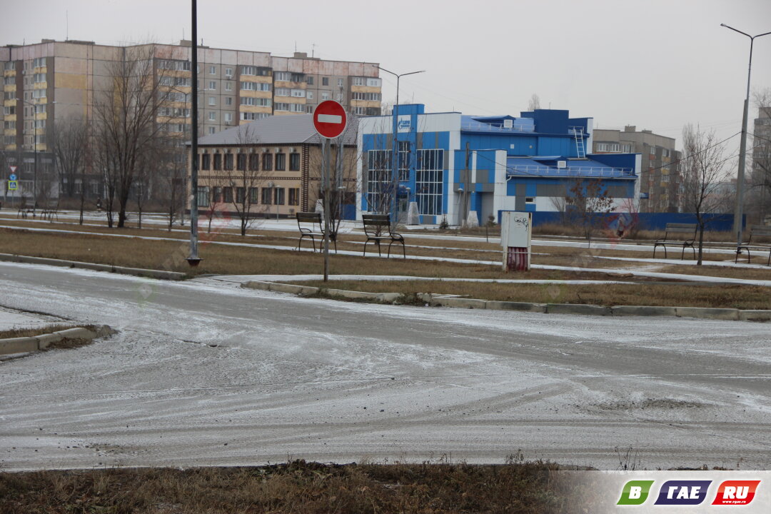 В Гае идет мелкий снег. Крупа