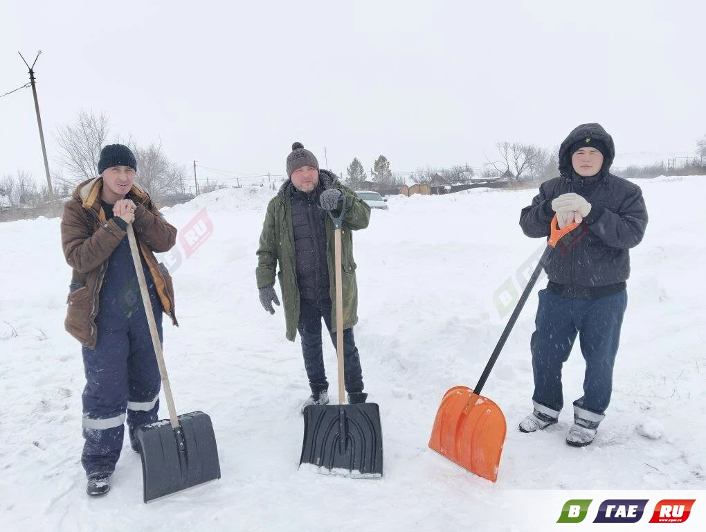 В Калиновке родители своими силами возводят горку