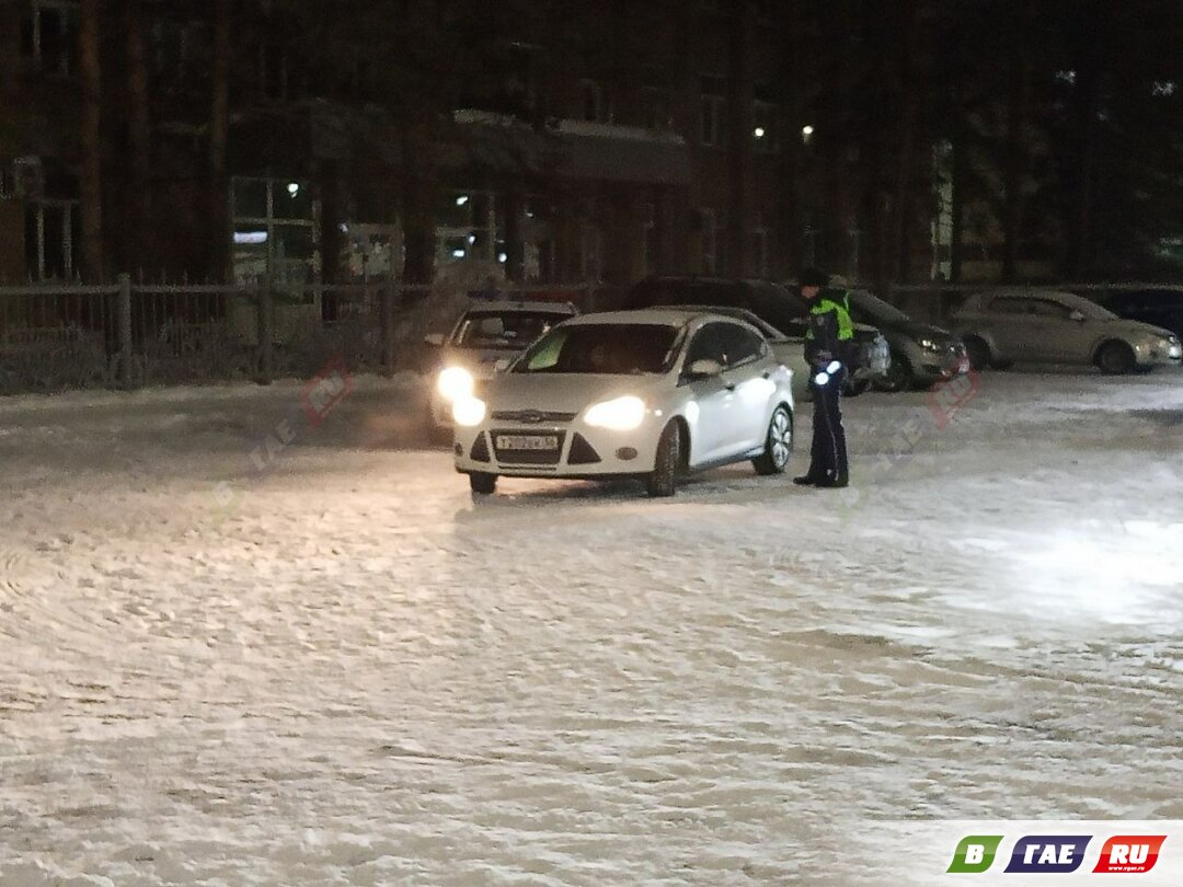 Эй, кто это там за тонированными стеклами?