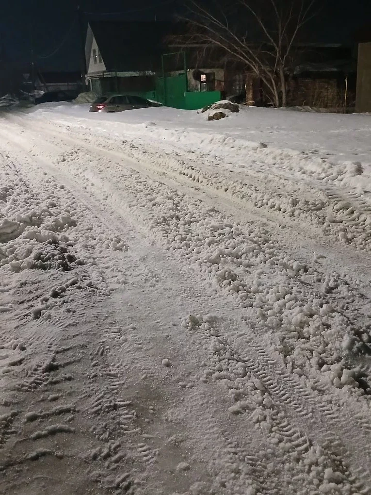 Снежное месиво на дорогах делает невозможным проезд