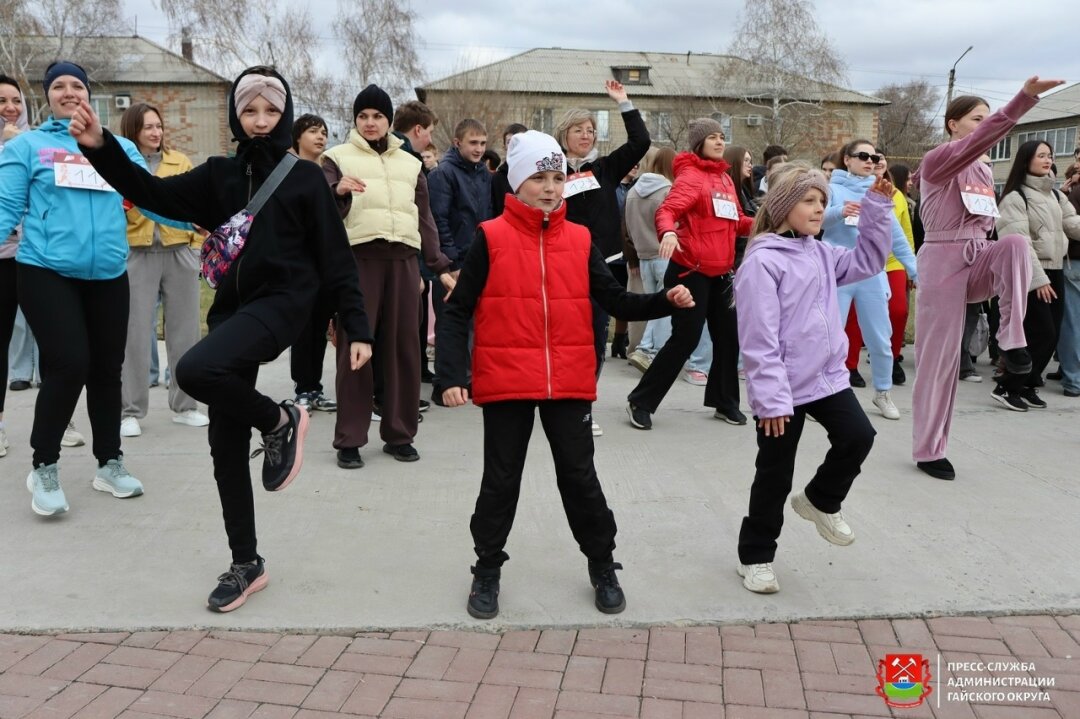 Космический забег объединил 500 жителей Гайского муниципального округаокруга